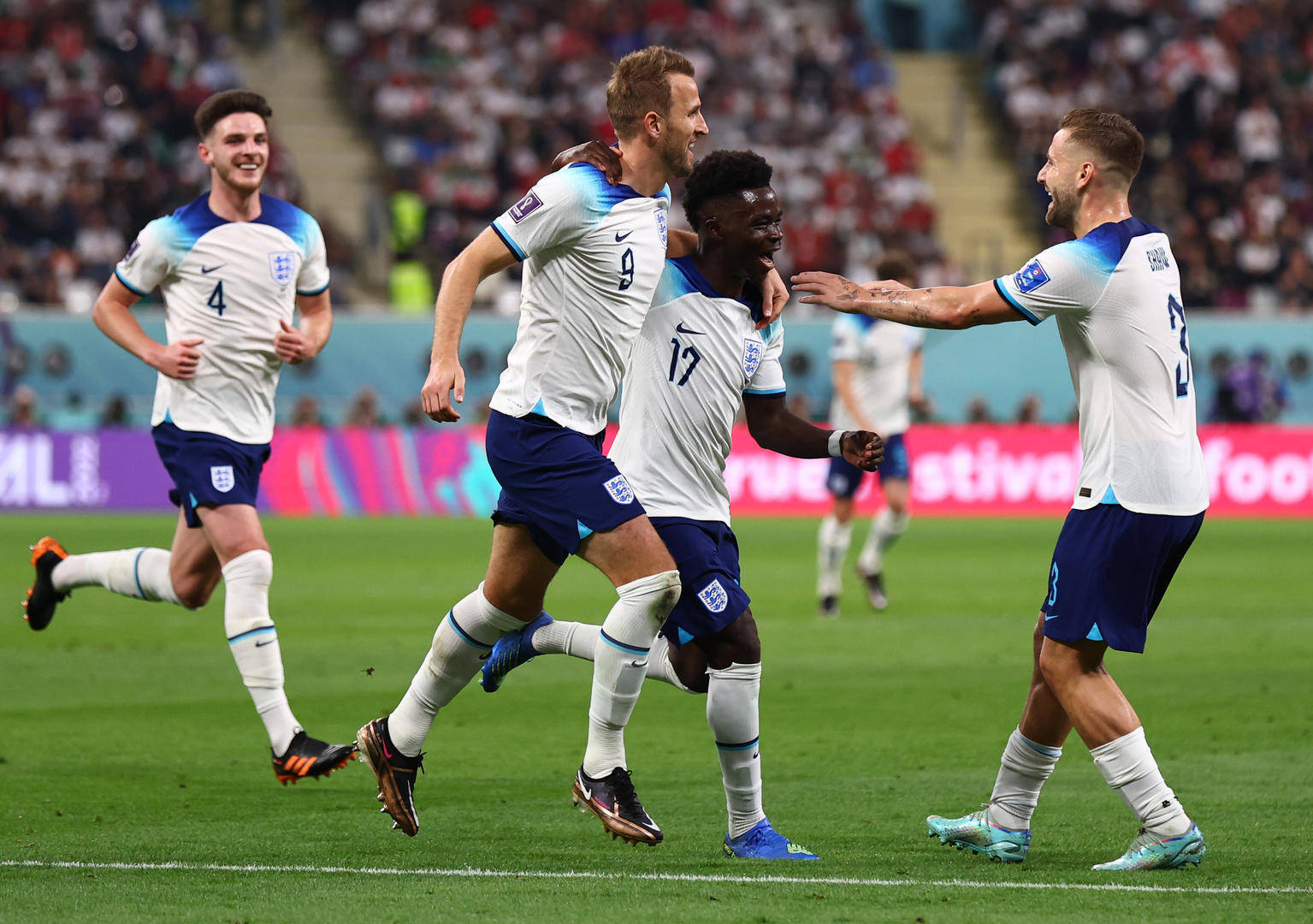 英格兰队横扫韩国队，波尔扛起全队