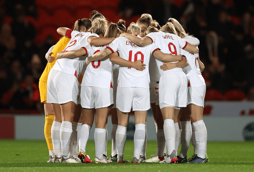 英格兰队横扫韩国队，波尔扛起全队