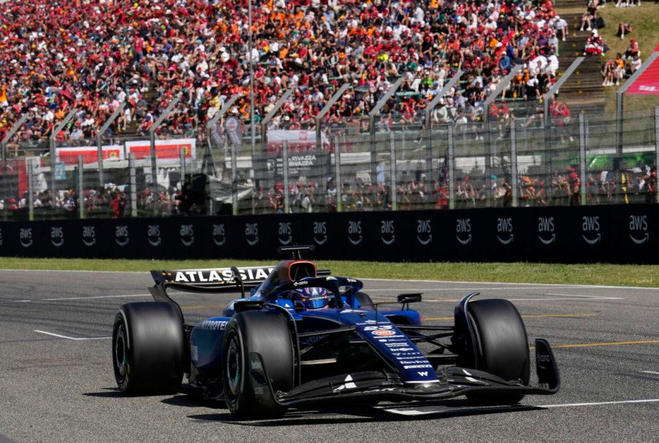 红牛二队完胜迈凯伦，维斯塔潘带队取胜