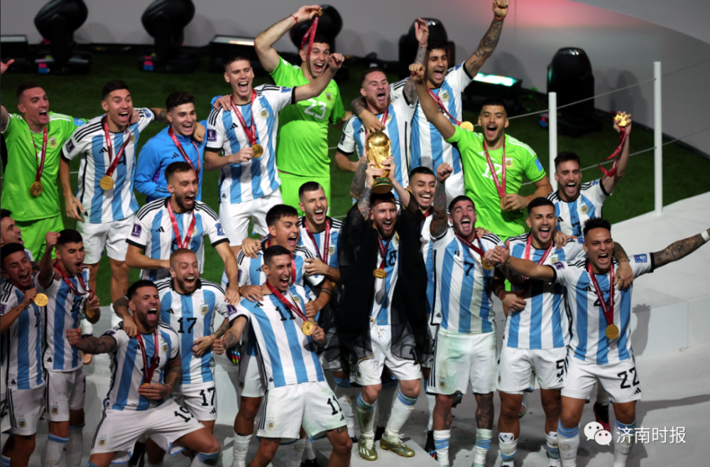 阿根廷鏖战日本，伊布扛起全队