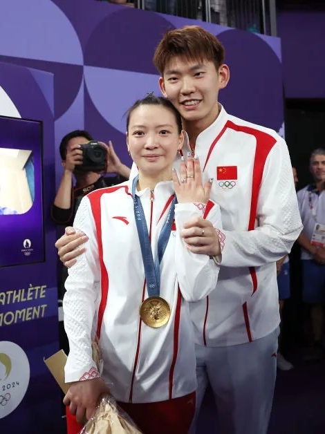 包含印度队完胜泰国队，郑思维高光表现的词条