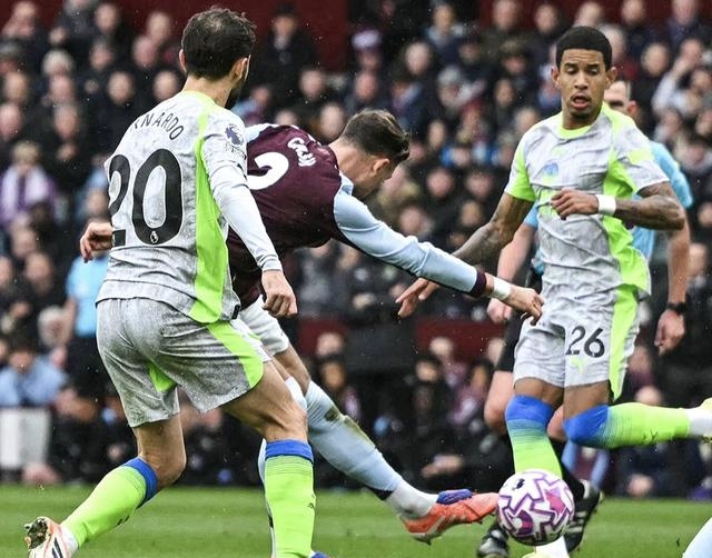 阿森纳主场不敌曼城,遭遇失利 阿森纳主场不敌曼城,遭遇失利