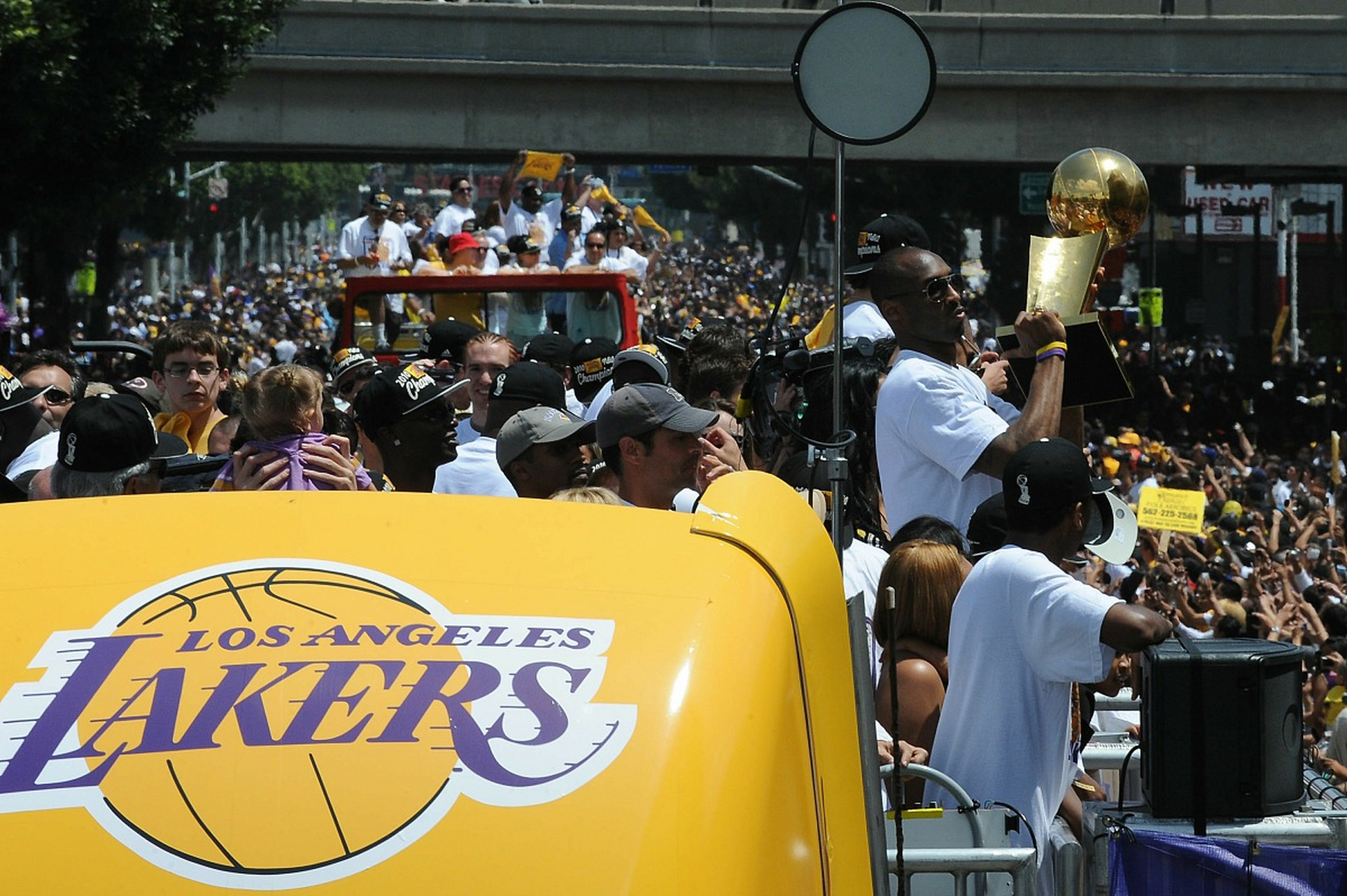 进攻端表现抢眼,多人得分贡献的简单介绍 进攻端表现抢眼,多人得分贡献的简单介绍