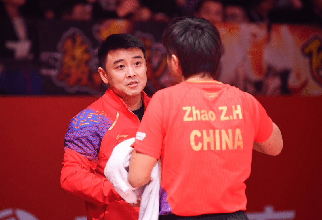 熊猫体育官方-黑彭斯队大获全胜，挺进联赛前四