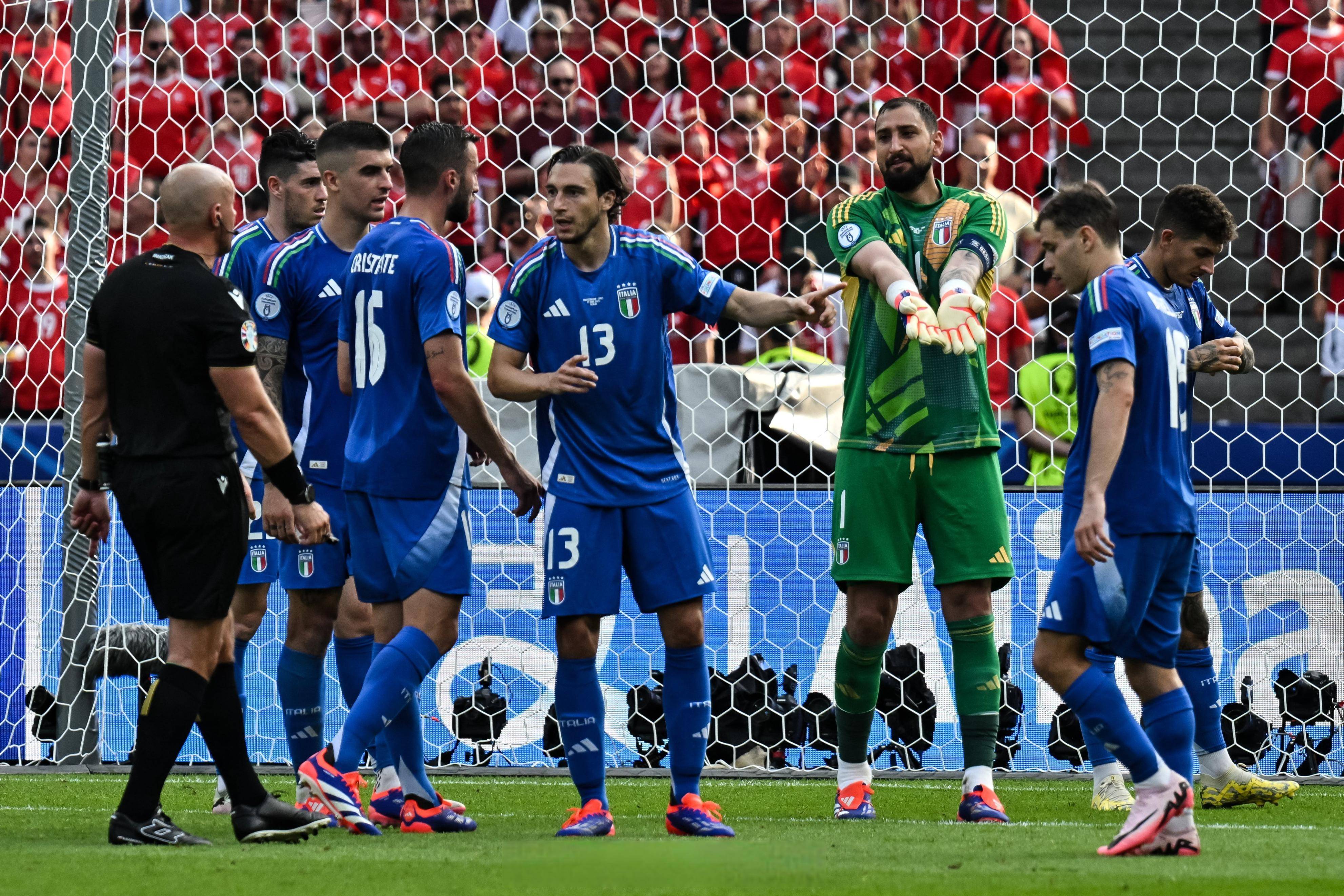 克罗地亚队在欧预赛中迎战瑞典队