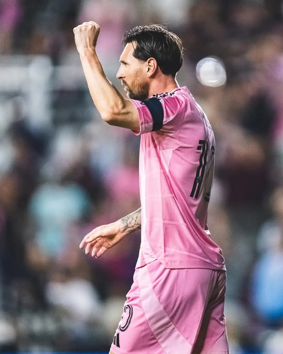 巴萨客场轻松取胜,梅西状态火爆 巴萨客场轻松取胜,梅西状态火爆