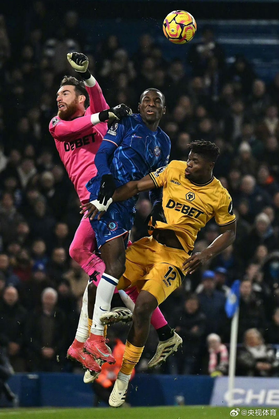 欧洲杯预选赛剑拔弩张决胜时刻