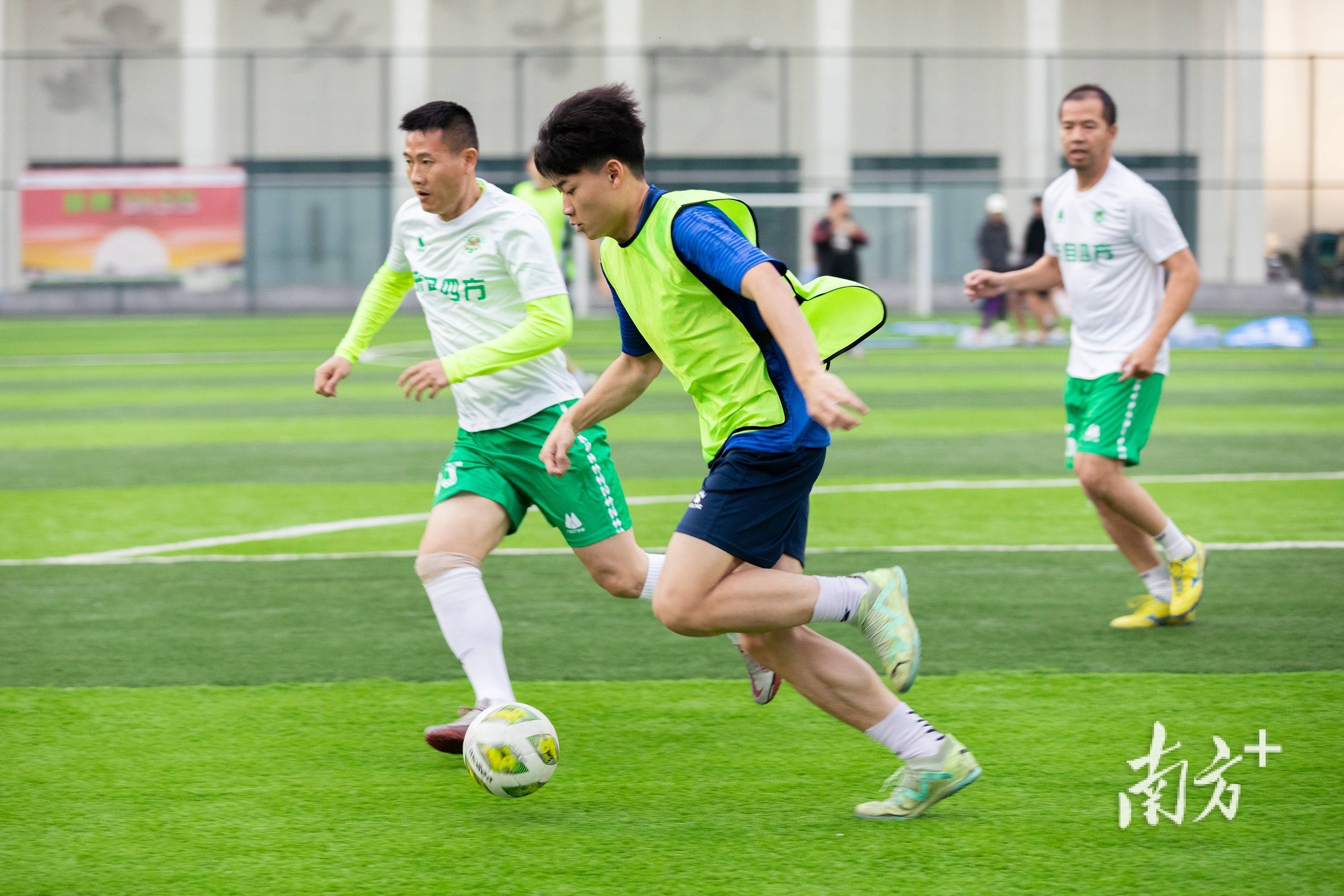 体育盛会引人瞩目，精彩赛事频频上演