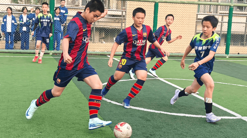 足球比赛中的技战术纷呈多样