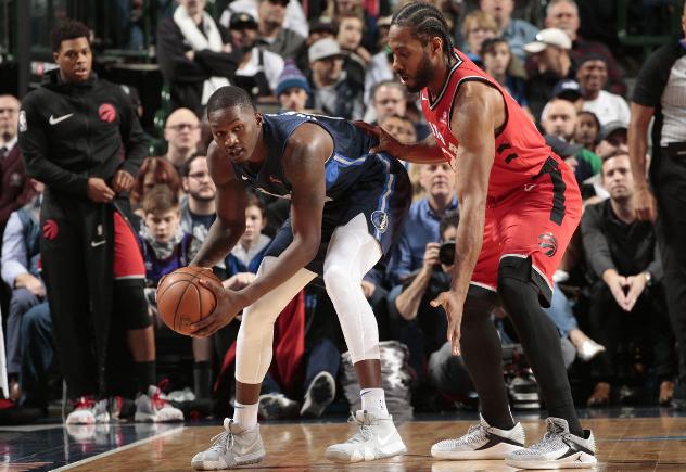 包含公牛横扫独行侠，丹尼·格林统治全场的词条