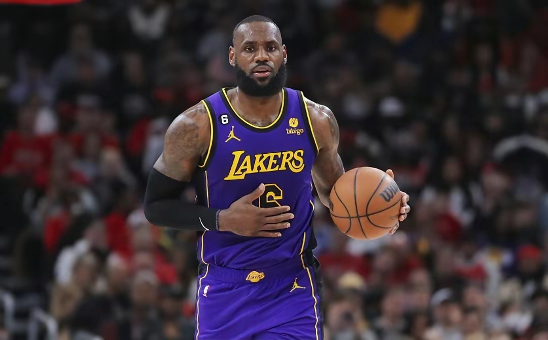 包含公牛横扫独行侠，丹尼·格林统治全场的词条