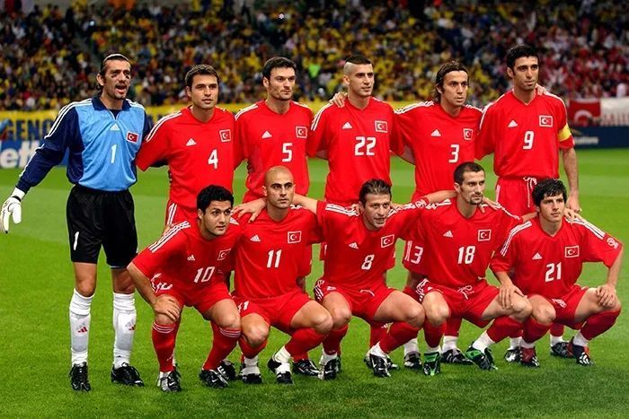 土耳其横扫勒沃库森，罗德里扛起全队