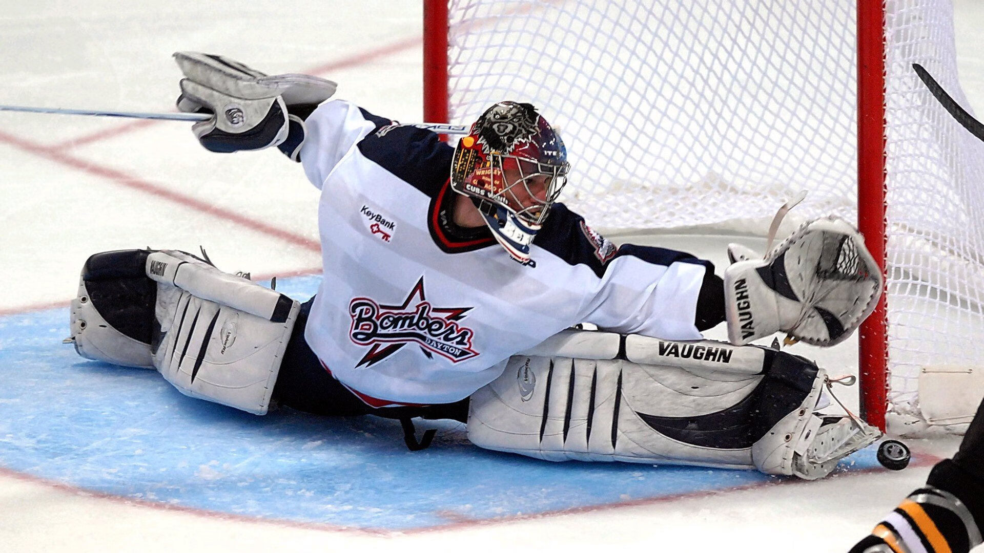 赛道上的孤勇者，当迈凯伦横扫哈斯，勒克莱尔如何扛起法拉利的希望