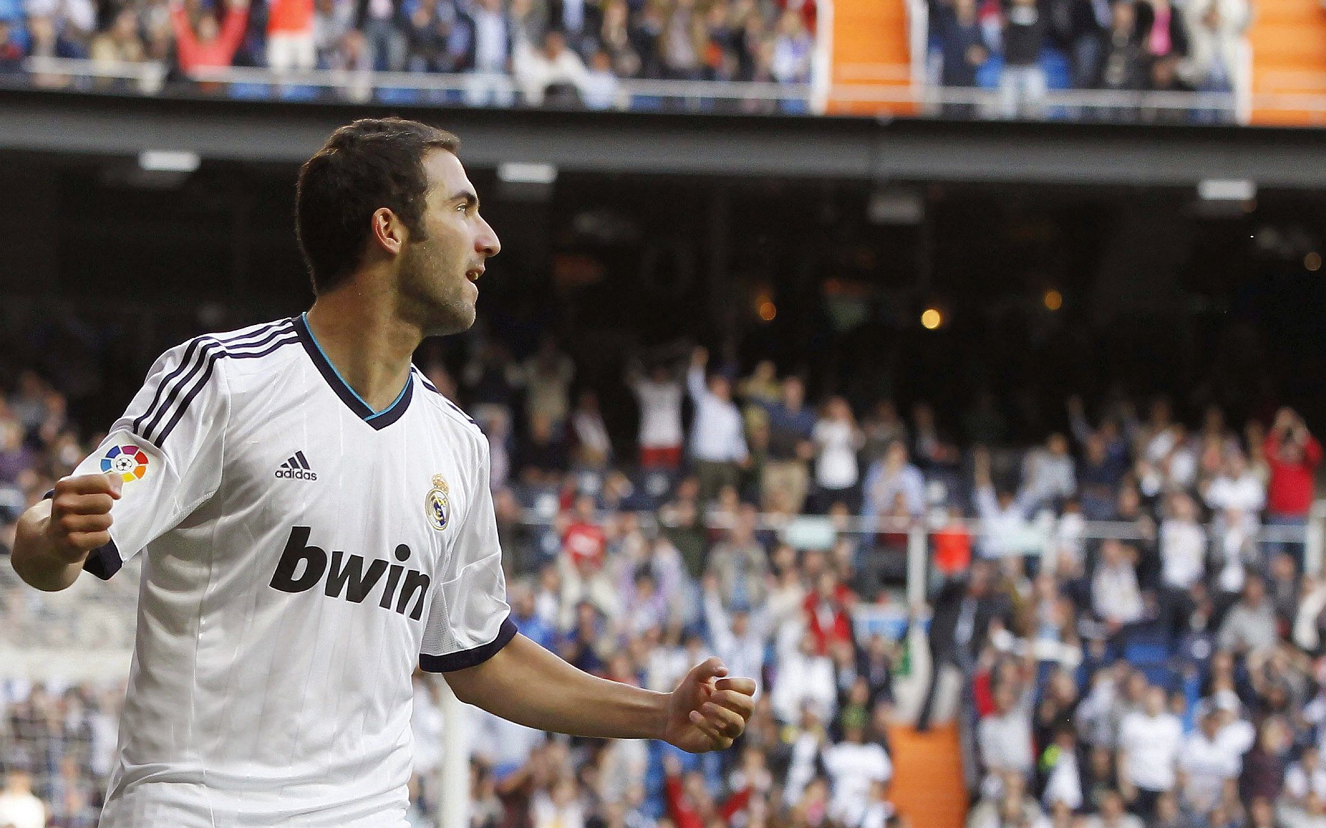 北欧风暴席卷酋长球场，挪威新星险胜阿森纳，贝林厄姆刷新纪录闪耀欧洲